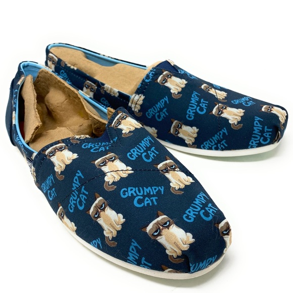 Skechers Shoes - Skechers BOBS x Grumpy Cat Canvas Shoe size 10